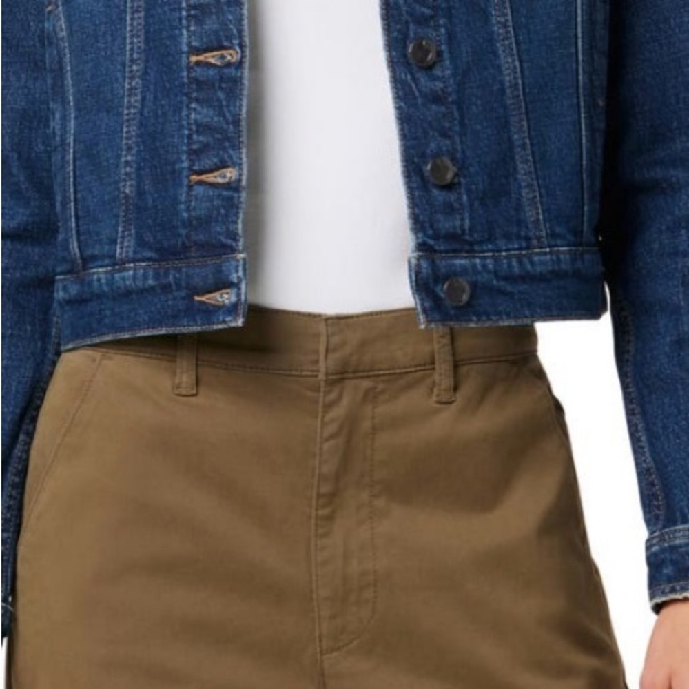 Cropped denim jacket